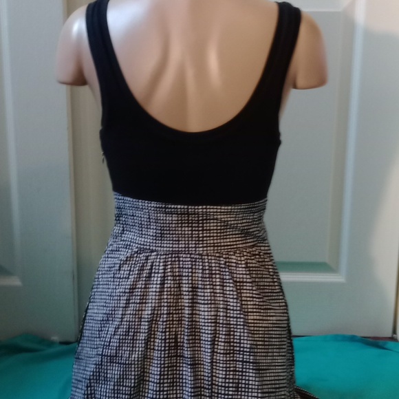 EXPRESS DRESS WITH BLACK AND WHITE CHECK SKIRT, SIZE 2 - Picture 4 of 10